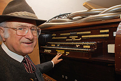 Die Kinoorgel von Sixtus Lampl stammt aus dem Jahr 1927, stand früher im Lichtspieltheater Capitol in Heidelberg und gilt als das älteste Instrument seiner Art in Deutschland.