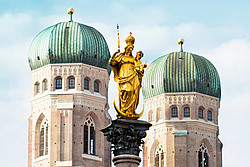 Münchner Liebfrauendom und Mariensäule