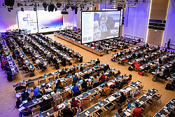 Blick in die Vollversammlung des Synodalen Weges