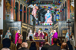 Festgottesdienst mit Kardinal Marx zu Aufstellung des Heiligen Grabes in Aschau. 